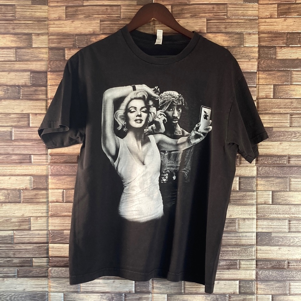 Gildan Tupac Marilyn Monroe Graphic Selfie Hip Hop Rap T-Shirt Black Size Large